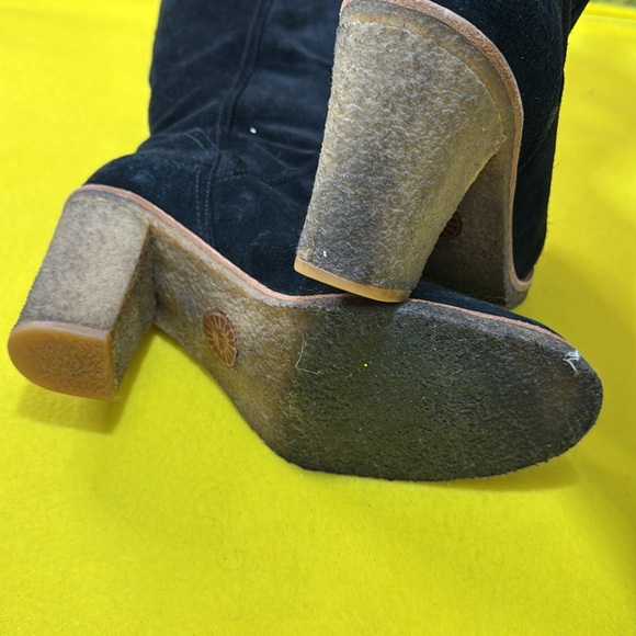 UGG tall mid calf boots - Picture 6 of 8